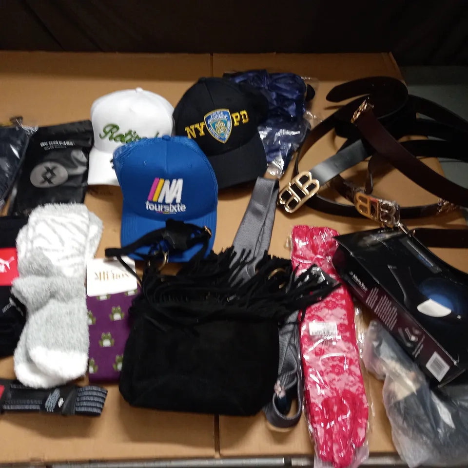 LOT OF ASSORTED CLOTHING ACCESSORIES TO INCLUDE SOCKS, HATS AND BELTS