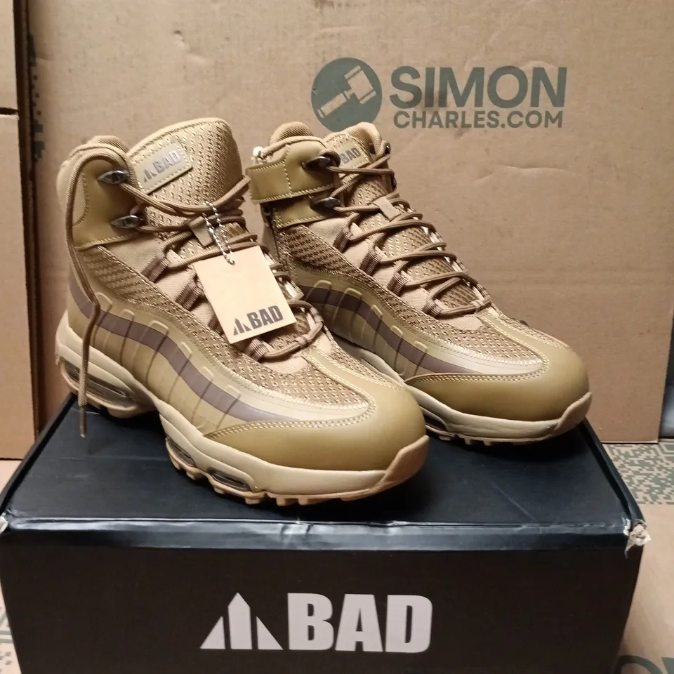 BAD FLASH WORK BOOTS STONE SIZE 8