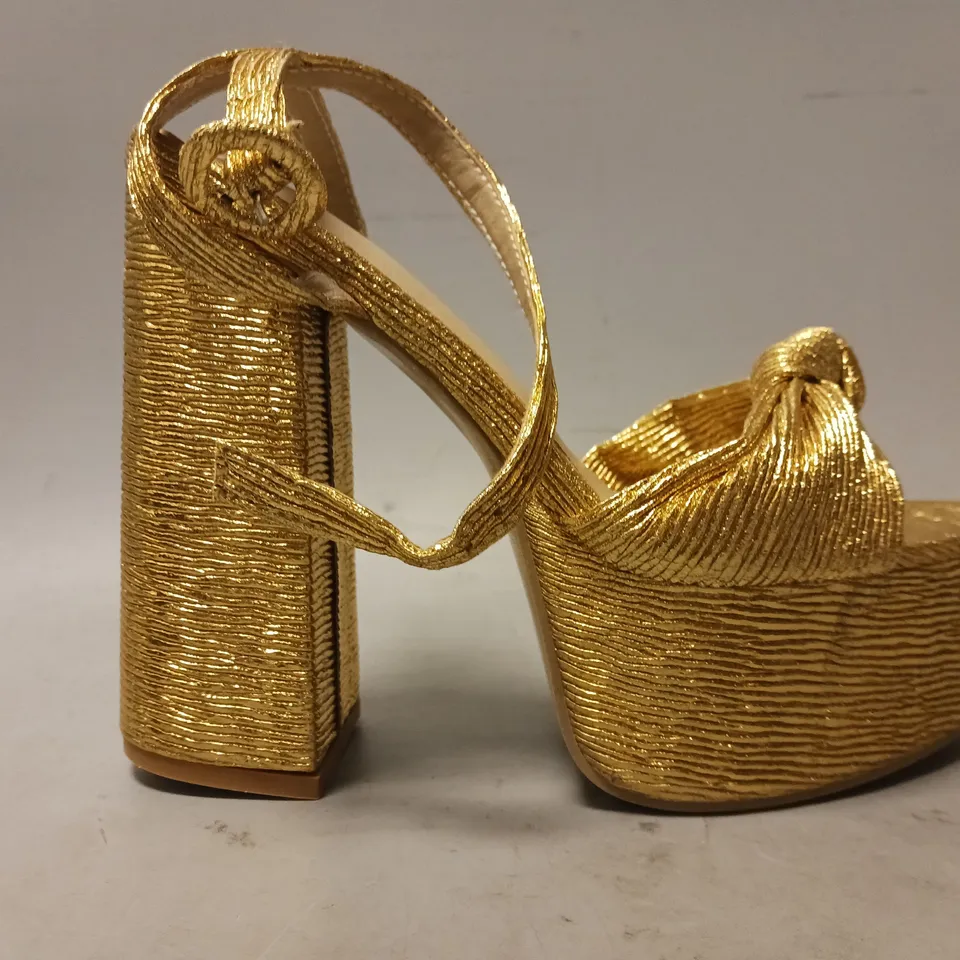 BOXED PAIR OF DESIGNER PLATFORM BLOCK HEEL SANDALS IN METALLIC GOLD EU SIZE 35