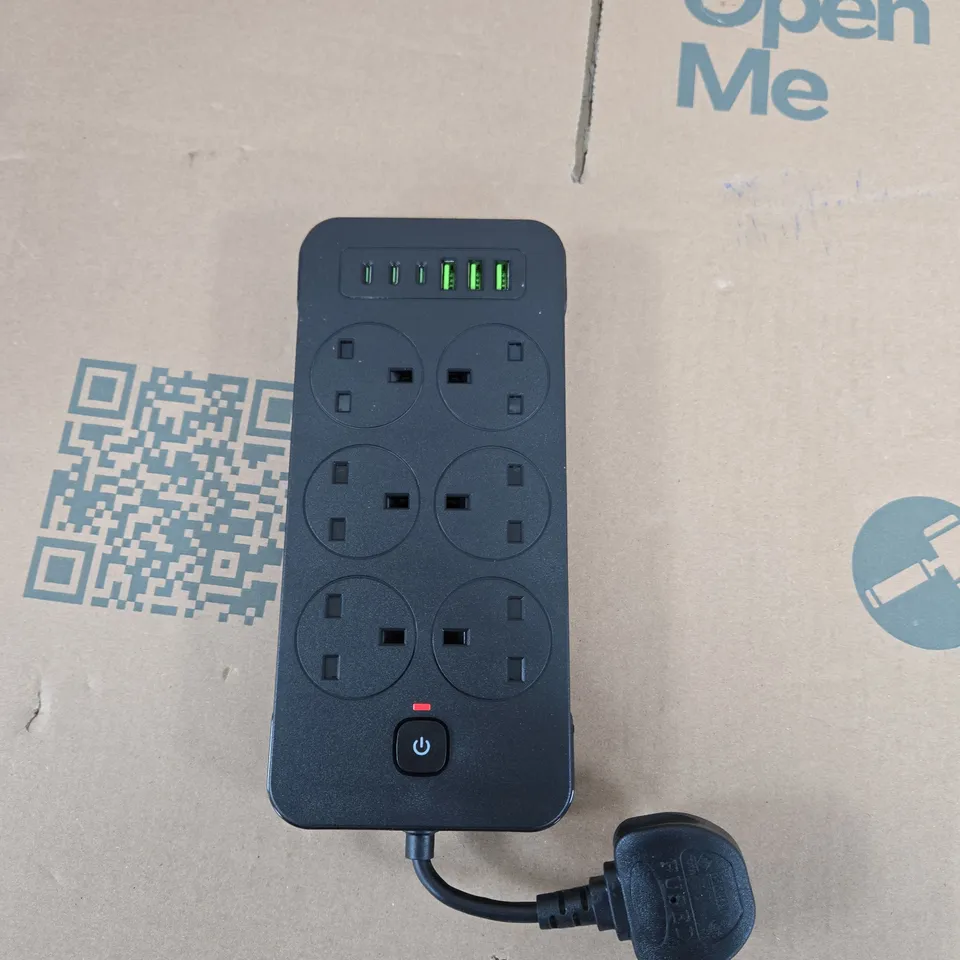 BOX OF APPROXIMATELY 20 ASSORTED ITEMS TO INCLUDE: POWER STRIP