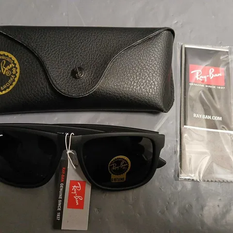 BOXED PAIR OF RAY BAN GLASSES WITH G-15 LENS IN CASE