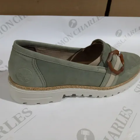 RIEKER LOAFER IN MINT SIZE 6.5 