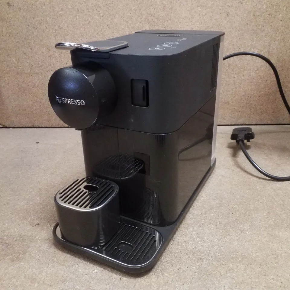 BOXED NESPRESSO ORIGINAL LATTISSINA ONE - BLACK