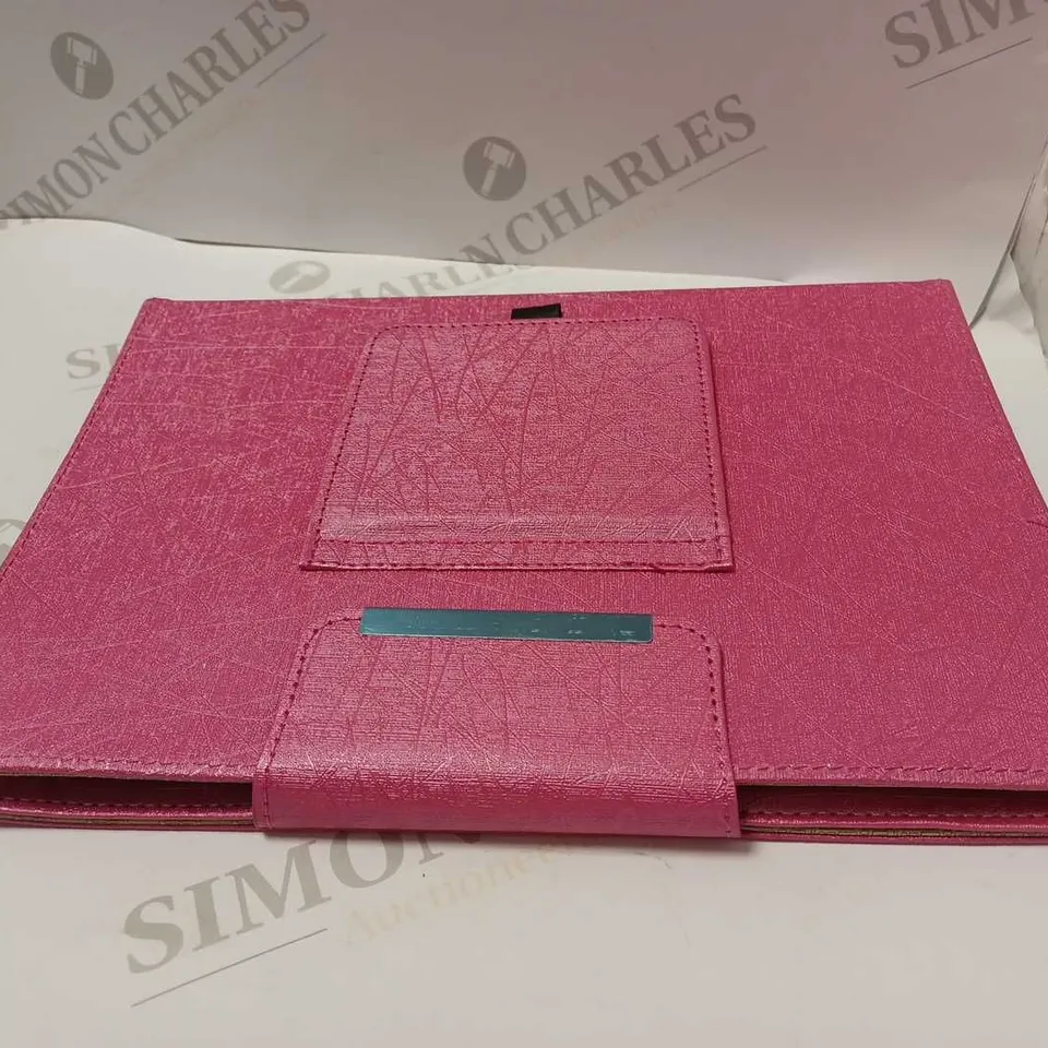 PINK IPAD CASE WITH WHITE KEYBOARD