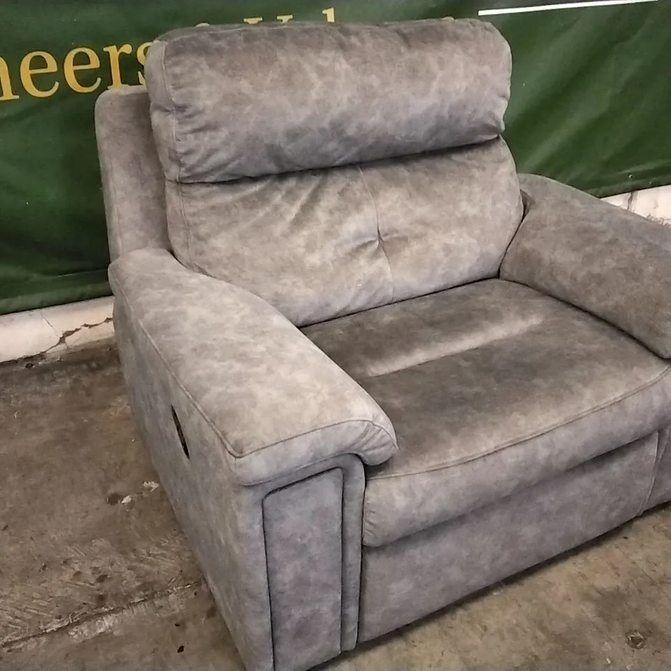 QUALITY BRITISH DESIGNED & MANUFACTURED G PLAN BURFORD MANUAL RECLINER SNUGGLER PRAMA PEWTER PLUSH FABRIC