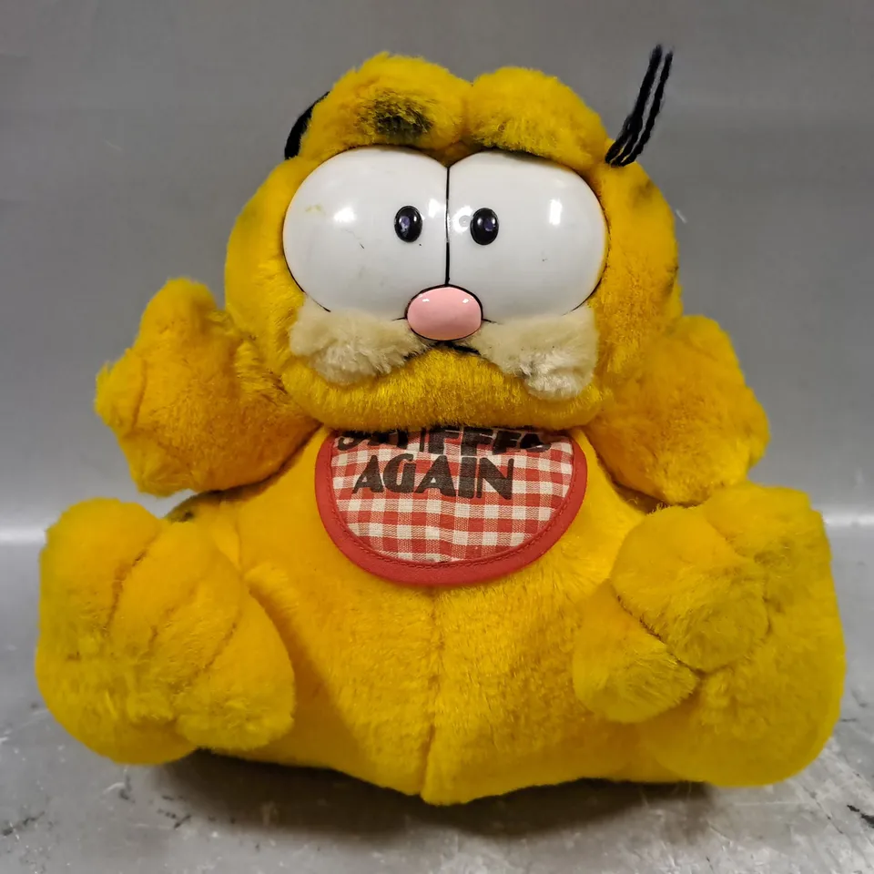 COLLECTIBLE VINTAGE GARFIELD PLUSH TOY - STUFFED AGAIN