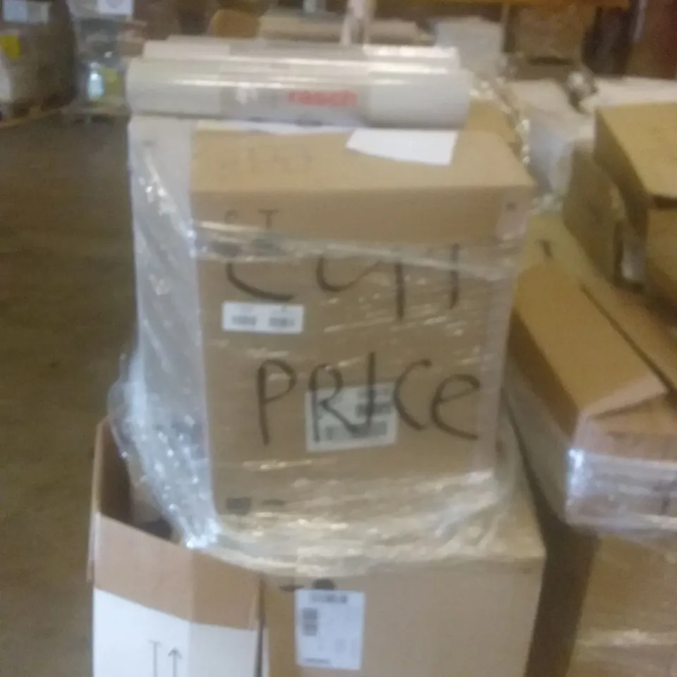 PALLET OF ASSORTED WALLPAPER 