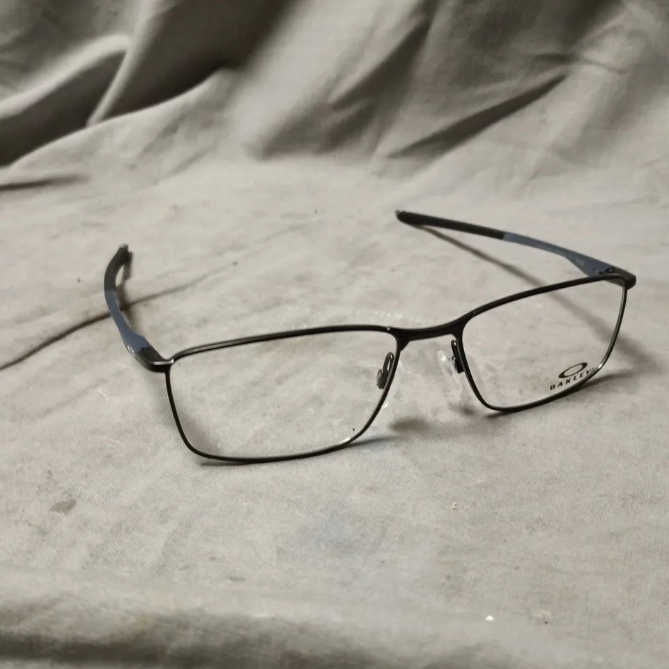 BOXED OAKLEY SOCKET 5.0 OX 3217 GLASSES 