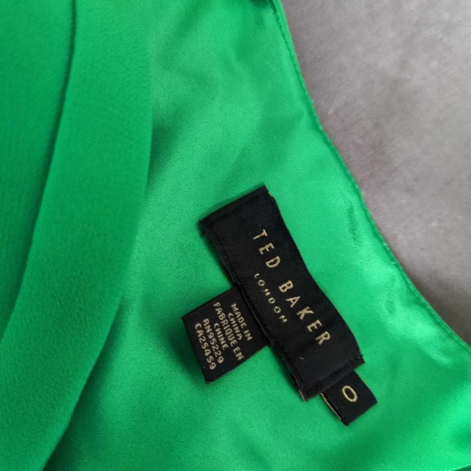 TED BAKER LONDON EMERALD GREEN SLEEVELESS PLEATED DRESS – CROSS-WAIST BODICE (SIZE 0) .