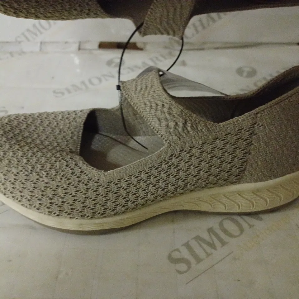 SKECHERS UP-LIFTED MARY JANE SHOES, TAUPE, UK 3