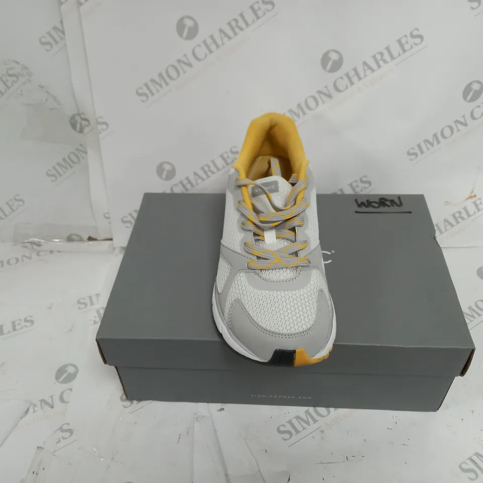 BOXED VIONIC DRIFT TRAINER IN WHITE SIZE 6.5