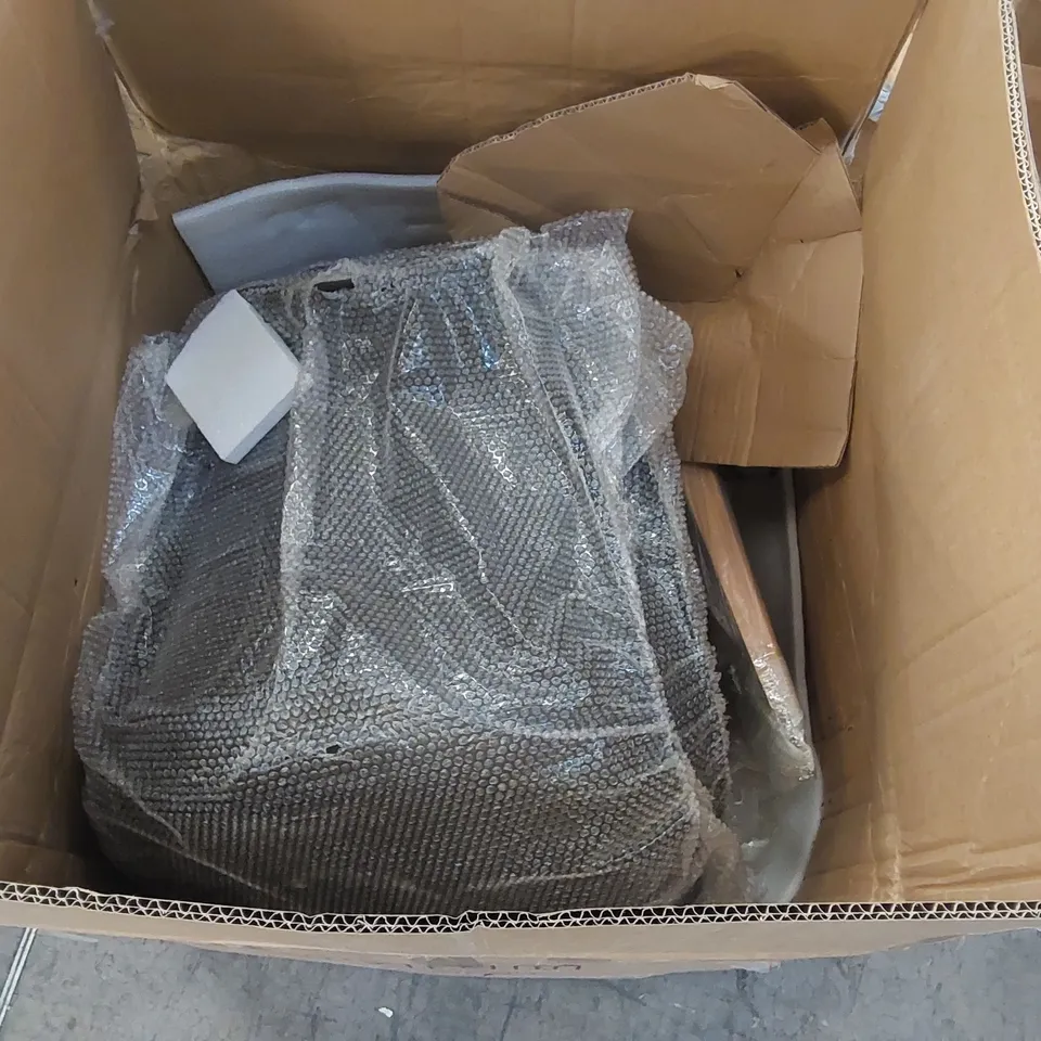 BOXED SET OF 4 BLACK PLASTIC DINING CHAIRS WITH PADDED SEAT AND WOODEN LEGS (1 BOX)
