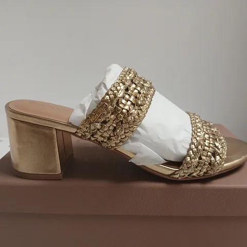 BOXED PAIR OF CARVELA PORTOFINO BLOCK GOLD SANDALS – UK 7 (EU 40) – SYNTHETIC