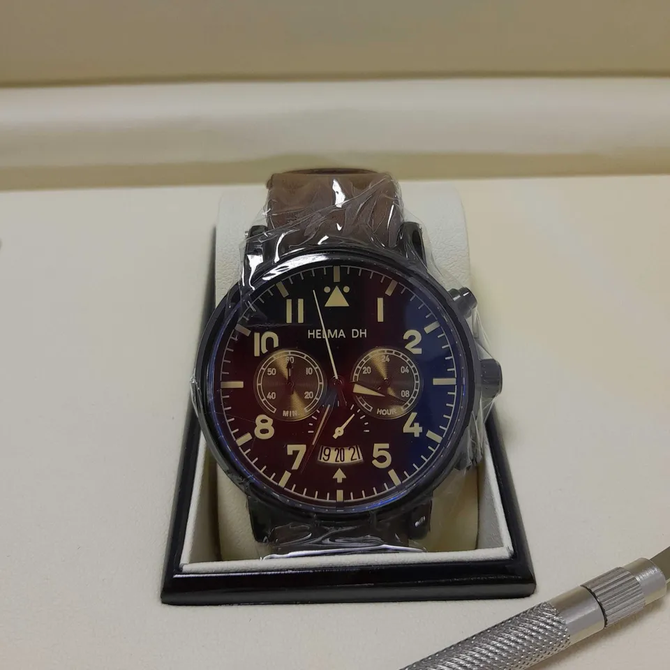 HELMA DH VINTAGE STYLE SUEDE STRAP WRISTWATCH