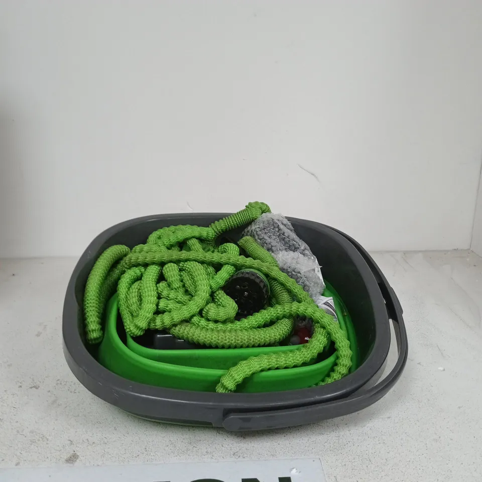 RECHARGEABLE CORDLESS PRESSURISED BUCKET WITH HOSE – GARDEN CLEANING SYSTEM (GREEN)