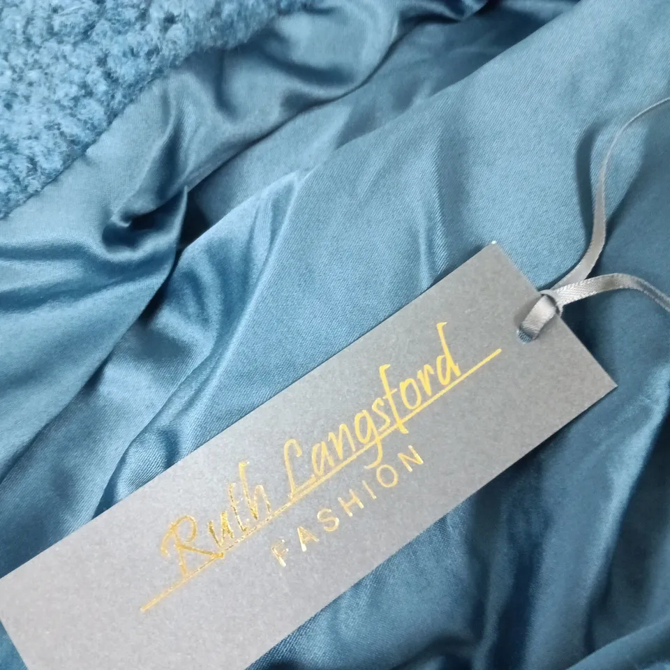 RUTH LANGSFORD FASHION WOMEN'S BLUE FAUX FUR COAT – UK 20 (US 16)