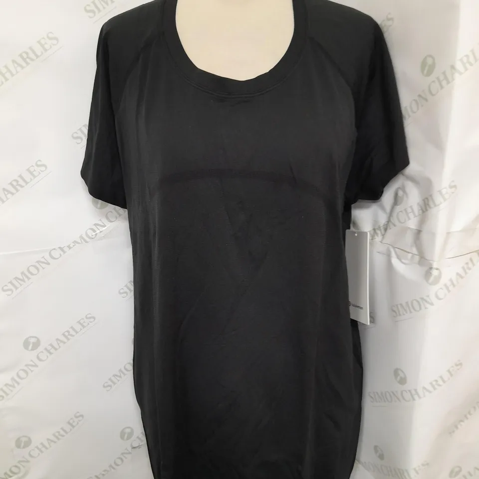LULULEMON SWIFTLY TECH SHORT SLEEVE 2.0 IN BLACK SIZE 20