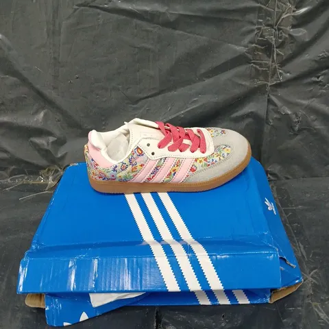 BOXED PAIR OF ADIDAS SAMBA OG FLORAL UK 12.5