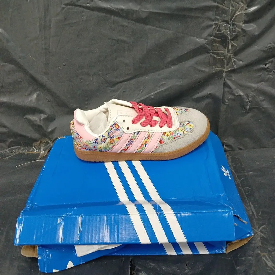 BOXED PAIR OF ADIDAS SAMBA OG FLORAL UK 12.5