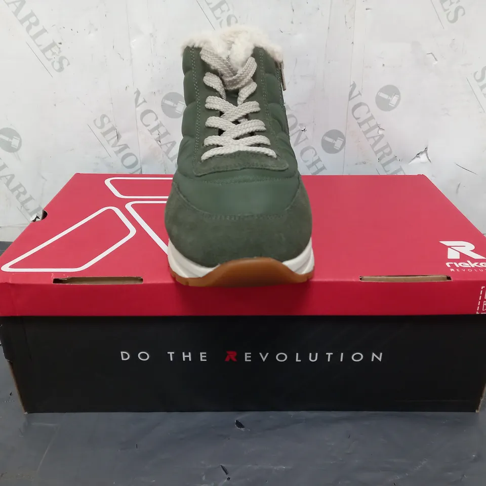 BOXED PAIR OF RIEKER SHOES IN GREEN SIZE 6
