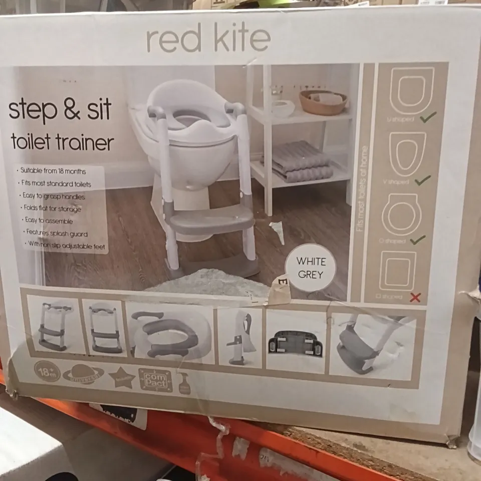 BOXED STEP & SIT TOILET TRAINER