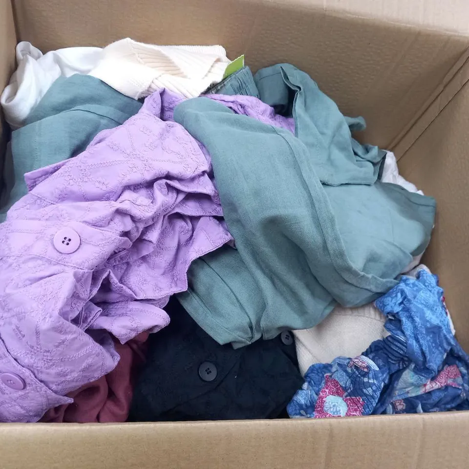 LARGE QUANTITY OF ASSORTED CLOTHING AND ACCESSORIES TO INCLUDE; WHITE STUFF, BADGLEY MISCHKA, MARLA WYNNE AND CRYSTAL KOBE