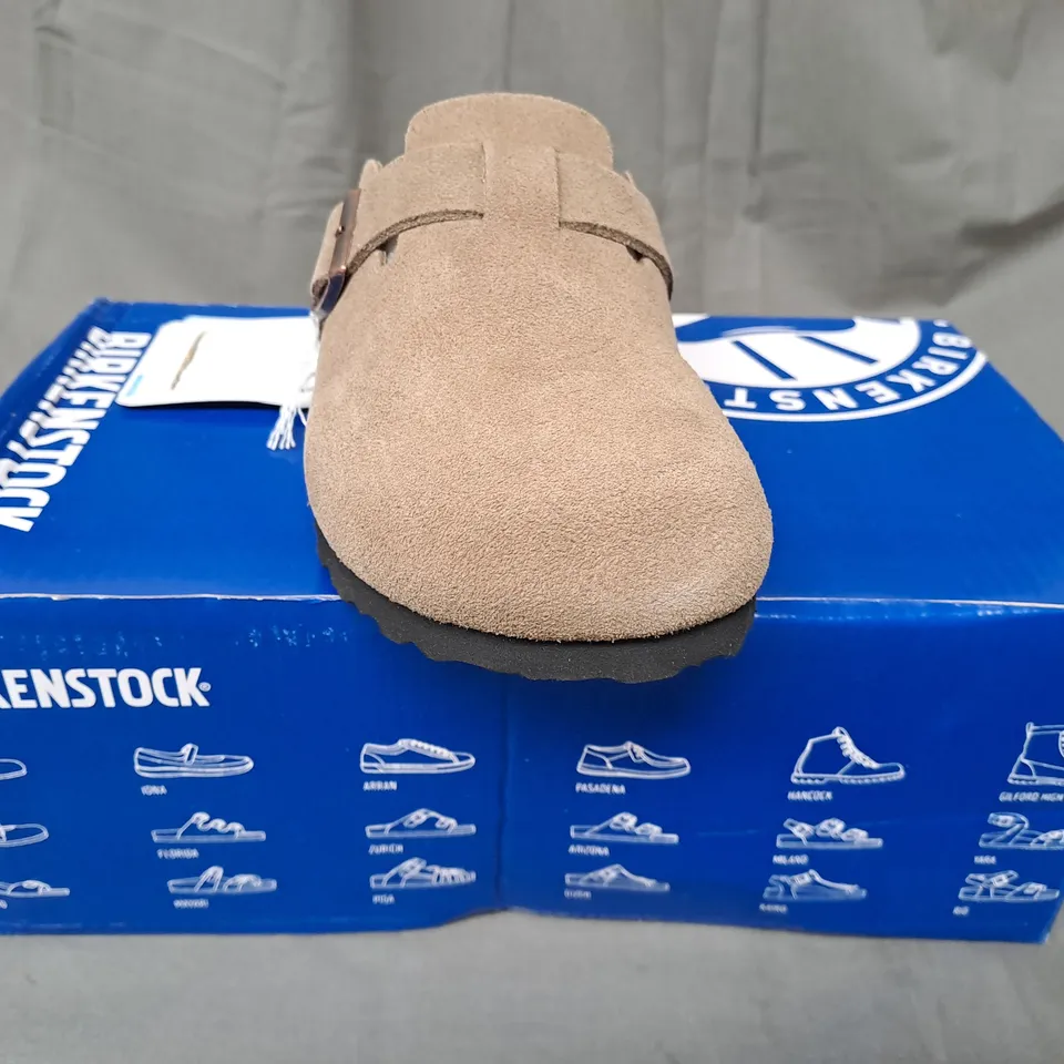 BOXED PAIR OF BIRKENSTOCK BOSTON BS SHOES IN GREY-GREEN UK SIZE 3