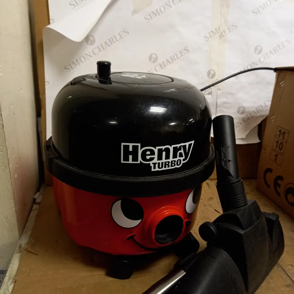 NUMATIC HVT160 HENRY VACUUM CLEANER