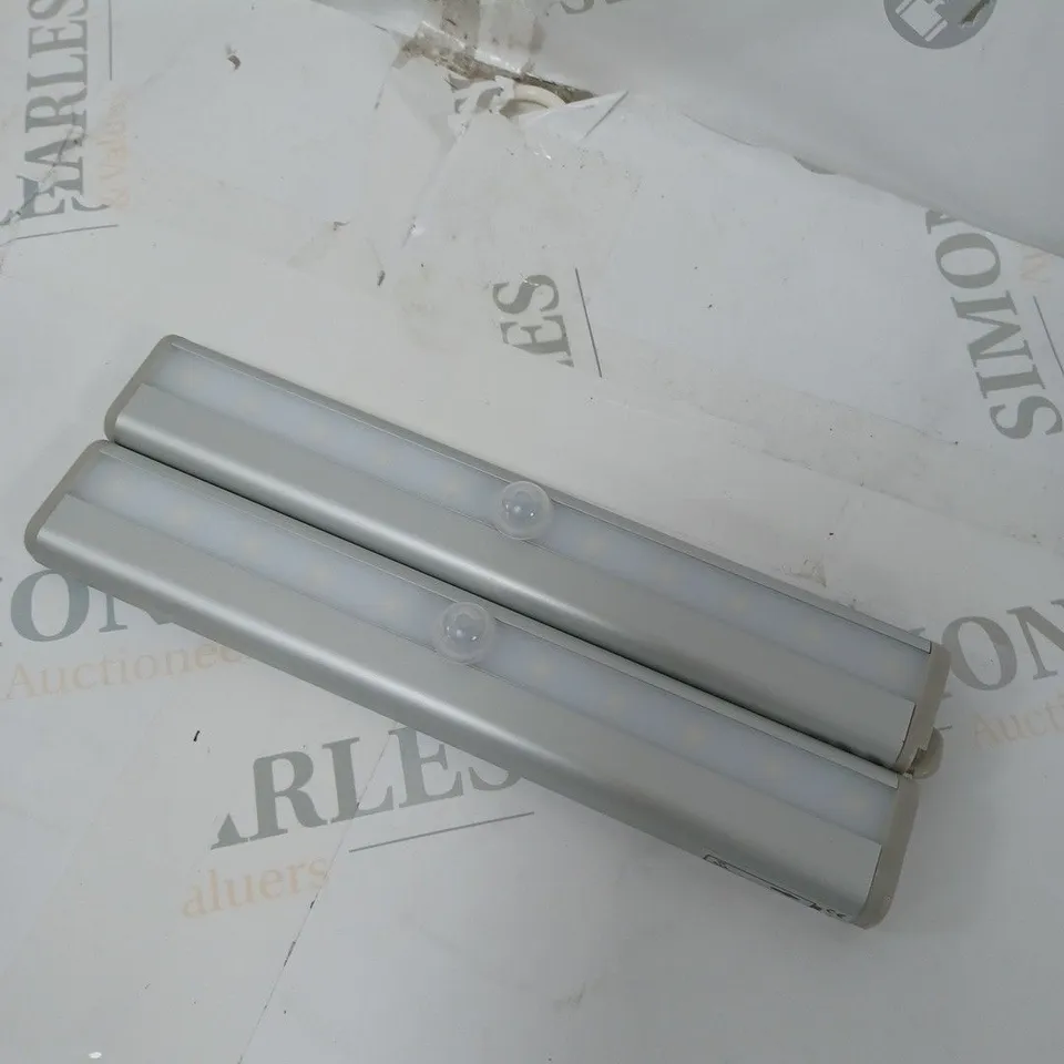 PAIR OF ADHESIVE LIGHT BARS 