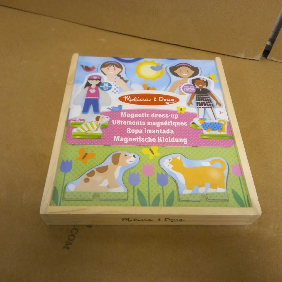 MELISSA AND DOUG MAGNETIC DRESS-UP
