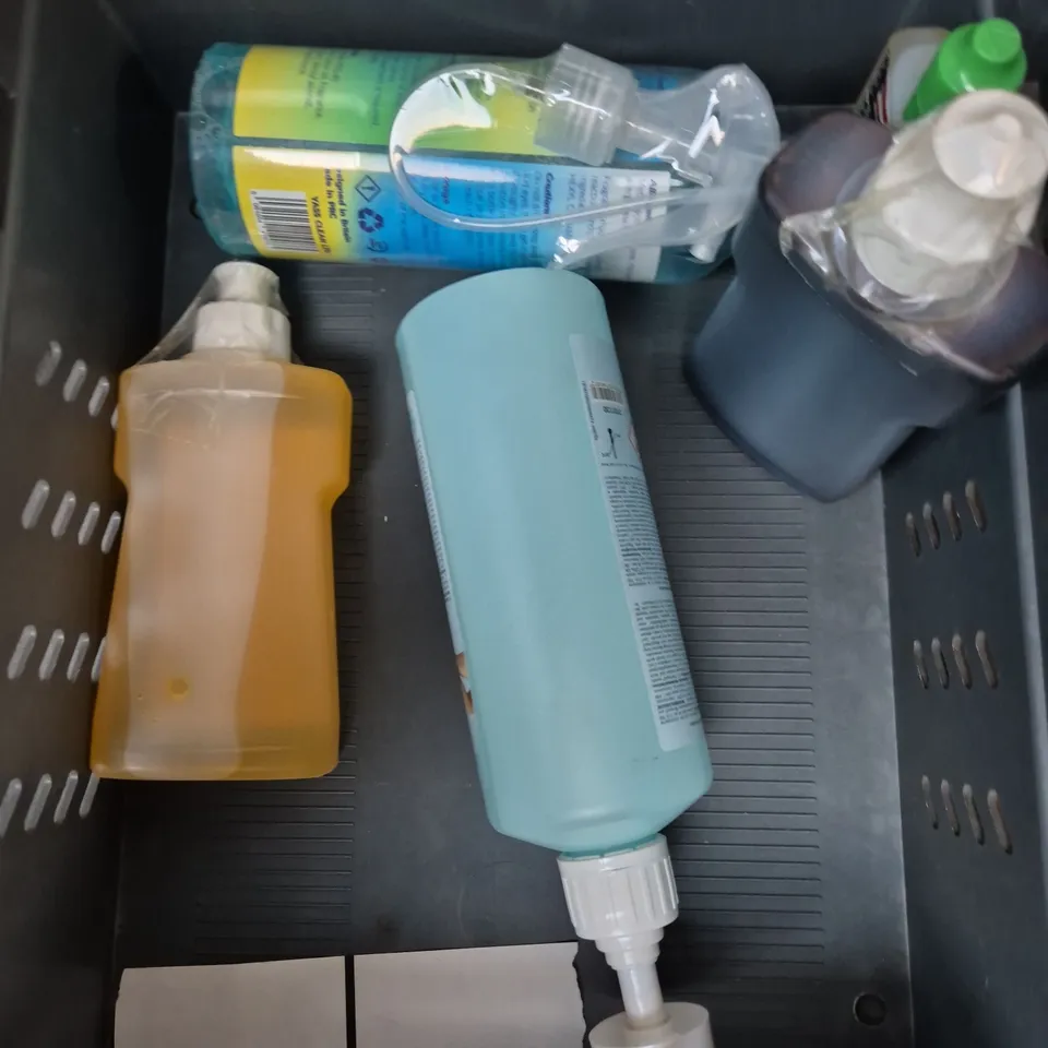 APPROXIMATELY 10 ASSORTED HOUSEHOLD PRODUCTS TO INCLUDE BATHROOM PAINT, TOILET CLEANER, AIR FRESHENER ETC