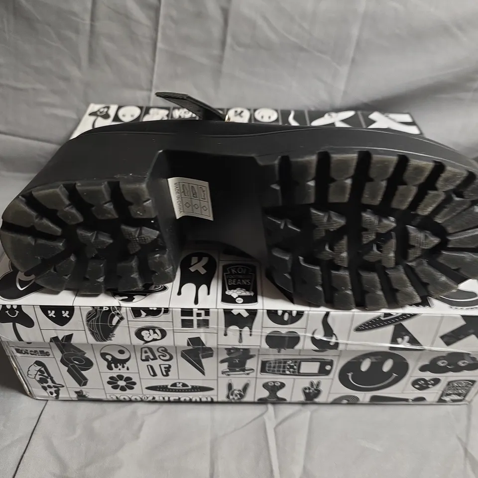 BOXED PAIR OF KOI FOOTWEAR TIRA MARY JANE SHOES - UK SIZE 7