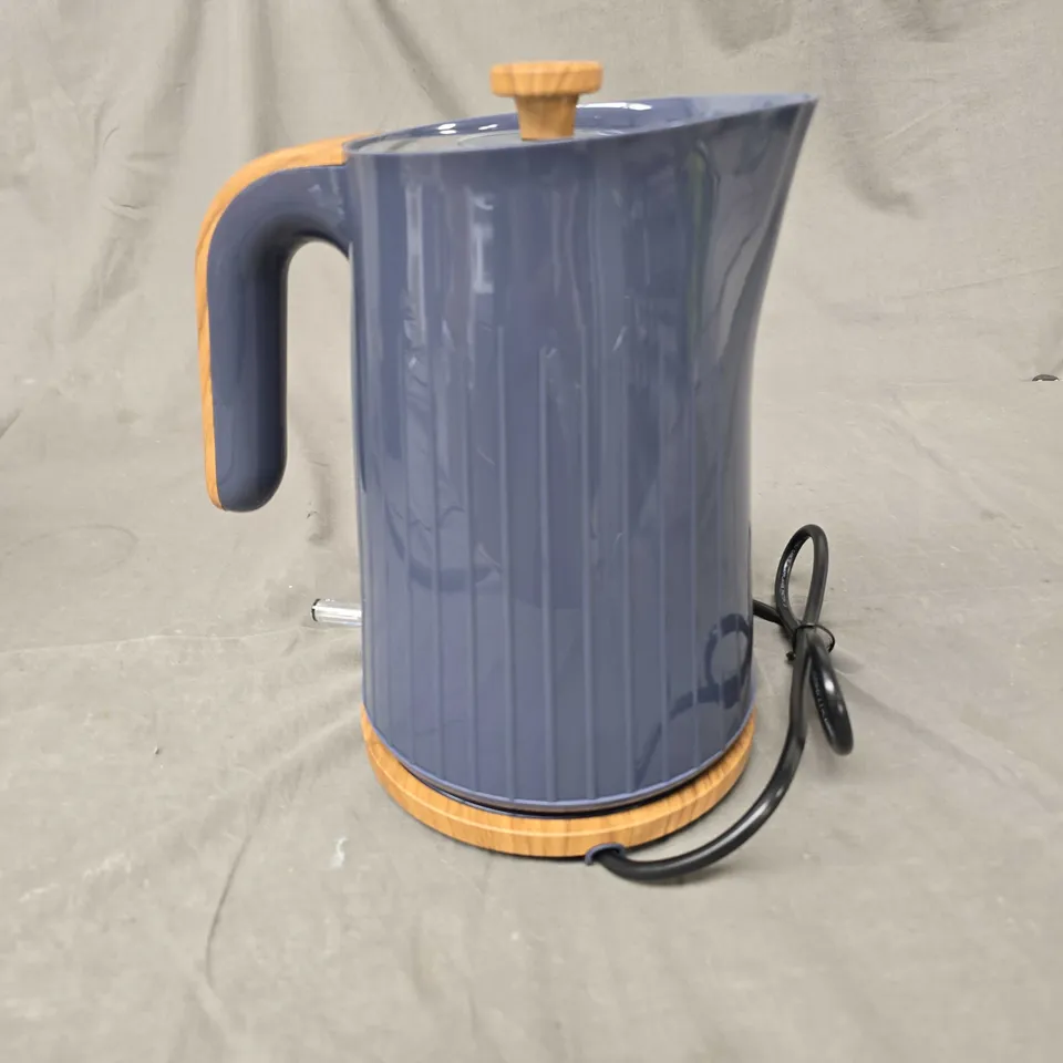 BOXED HOME FAST BOIL WOOD EFFECT KETTLE