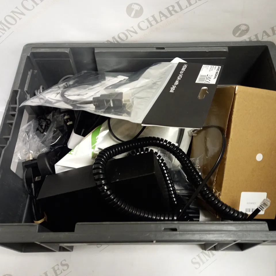 LOT OF APPROXIMATELY 15 ASSORTED ELECTRICALS AND CABLE TO INCLUDE UNRANDED USB WEBCAM, HDMI TO VGA ADAPTER, TELEPHONE CABLE, ETC