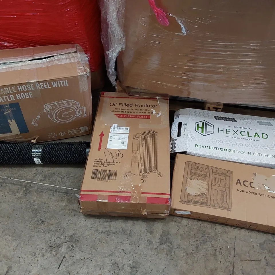 PALLET OF ASSORTED ITEMS INCLUDING: OIL FILLED RADIATOR, RETRACTABLE HOSE PIPE, FABRIC WARDROBE, FLOOR MAT, FRYING PAN