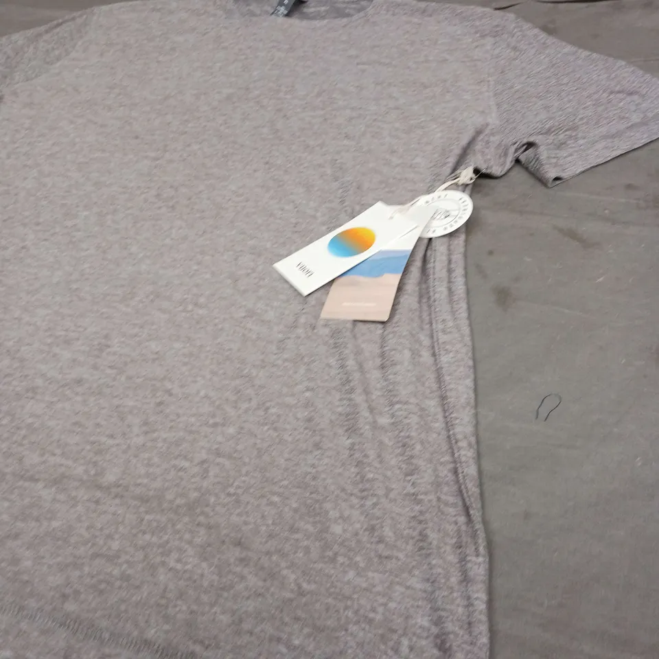 VUORI STRATO TECH TEE - SIZE XL