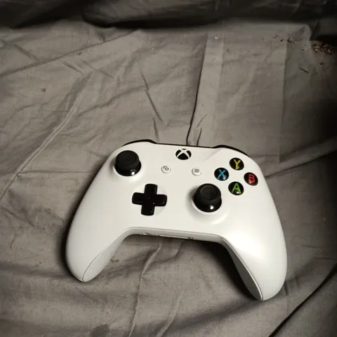 MICROSOFT XBOX WIRELESS CONTROLLER – WHITE