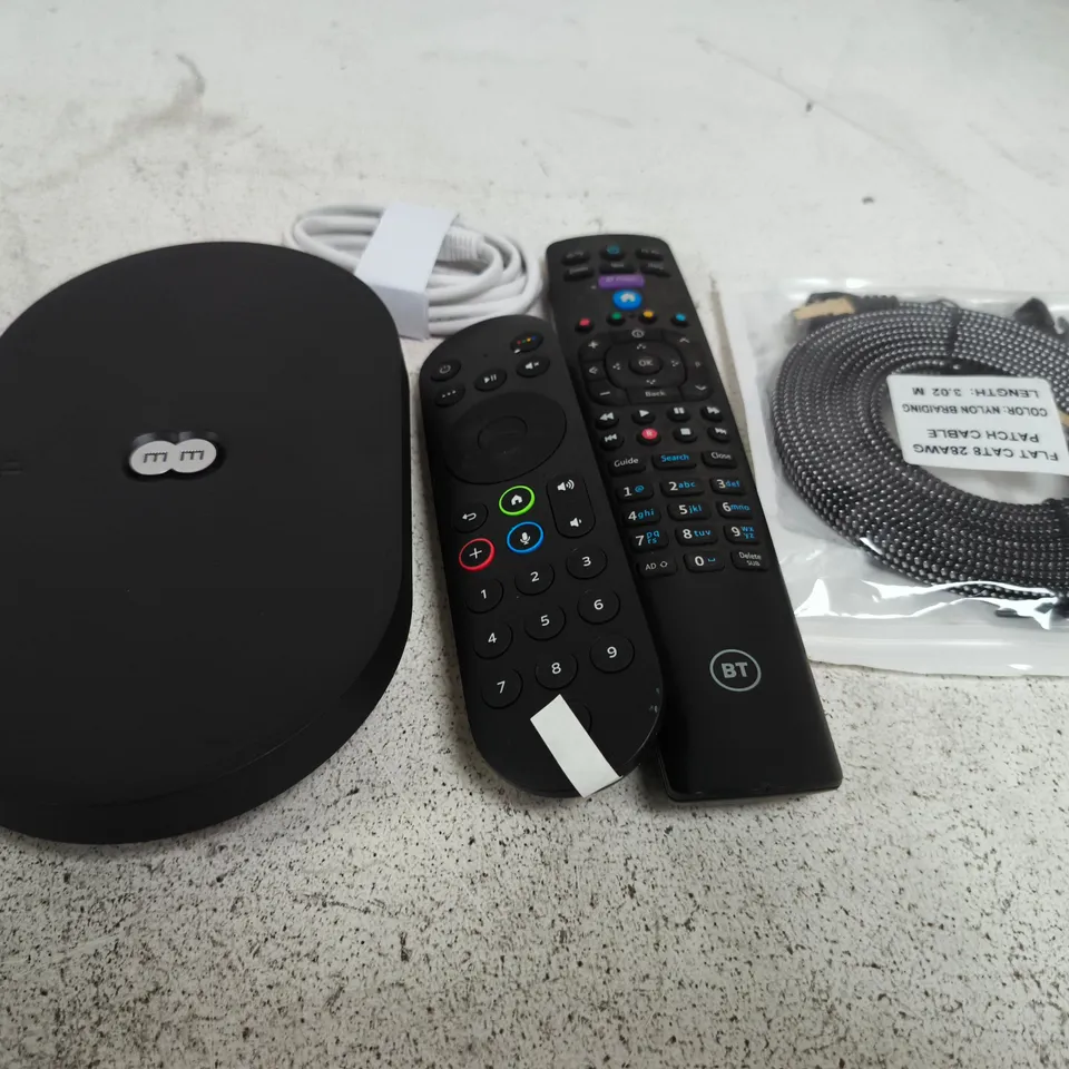 APPROXIMATELY 10 ASSORTED ELECTRICAL PRODUCTS TO INCLUDE ROUTER, REPLACEMENT REMOTES, NETWORK CABLES ETC