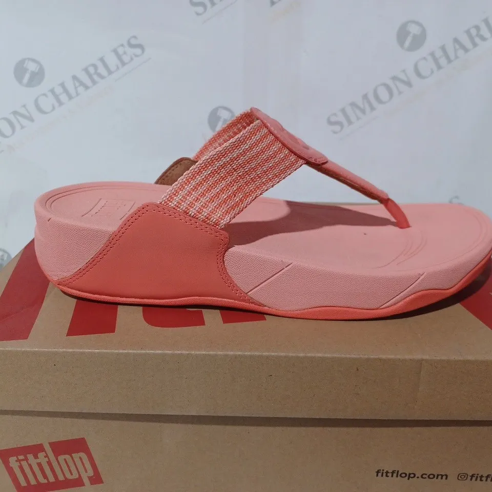 BOXED FLIP FLOP WALKSTAR TOE POST SANDALS IN CORAL - UK 7