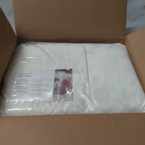 BOXED SOLID MACHINE WOVEN / POWER LOOMED OFF-WHITE - 5 x 8'