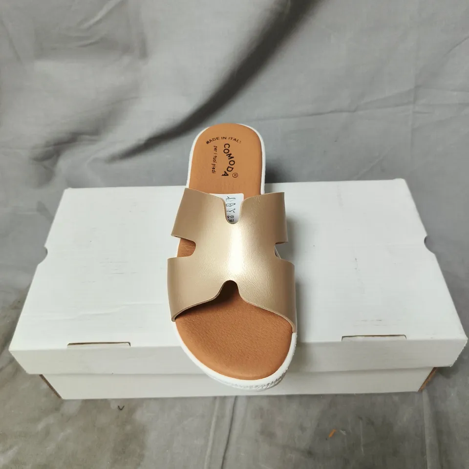 SIZE EU 39 COMODA GOLD-TONE SANDALS