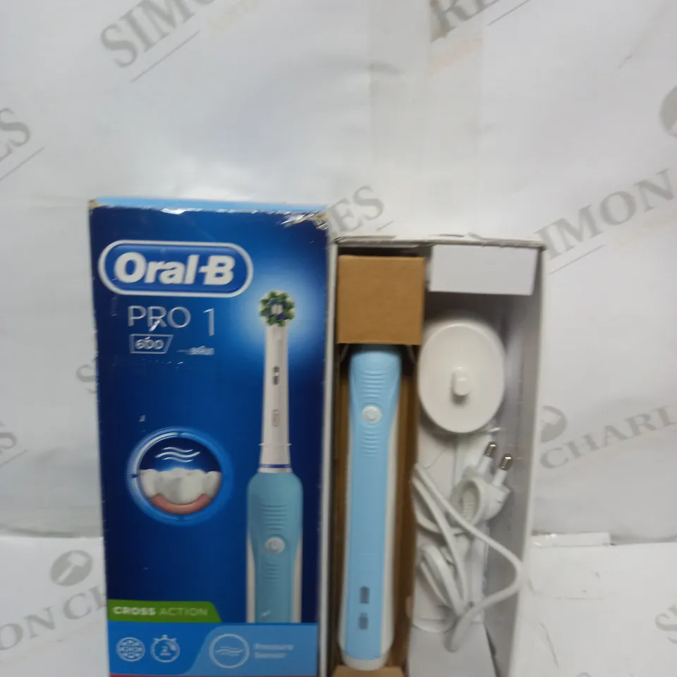 ORAL-B PRO 1 600 ELECTRIC TOOTHBRUSH