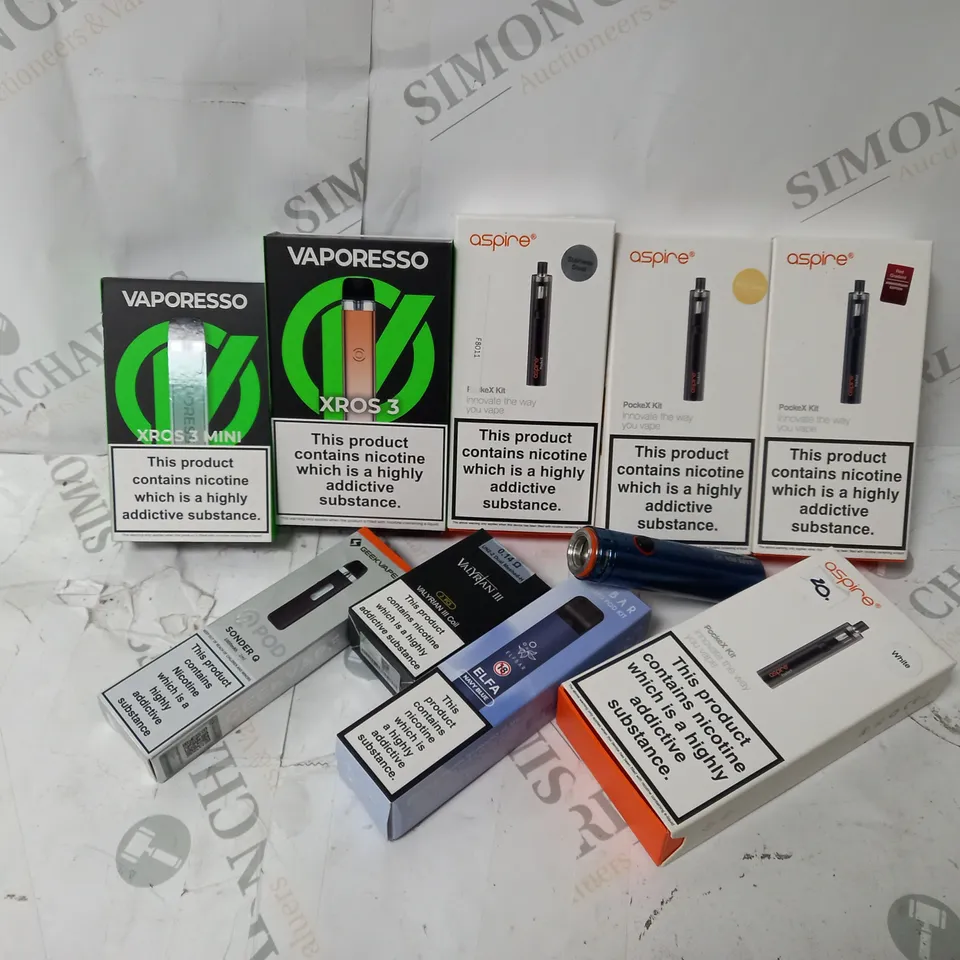 BOX OF APPROXIMATELY 10 ASSORTED E-CIG PRODUCTS TO INCLUDE VAPORESSO XROS 3, ASPIRE POCKEX KIT, GEEKVAPE SONDER Q ETC.