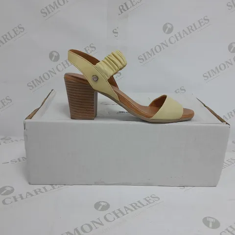 BOXED PAIR OF MODA IN PELLE HEELED SANDALS IN LEMON SIZE 5