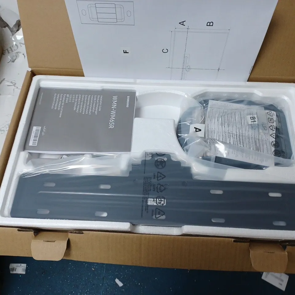 BOXED SAMSUNG DIGITAL FLIPCHART NO GAP WALL MOUNT 