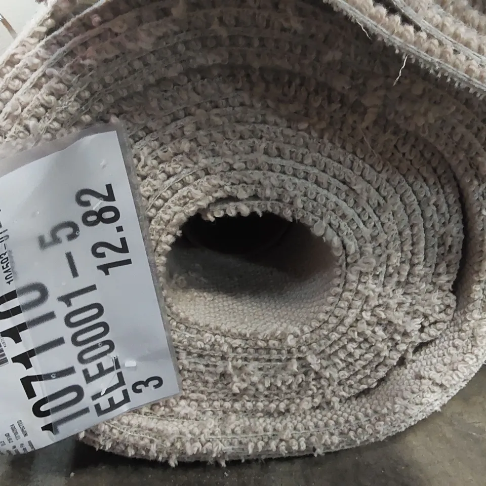 ROLL OF QUALITY ELEMENTS PUTTY CARPET - APPROXIMATELY 5 x 12.82m