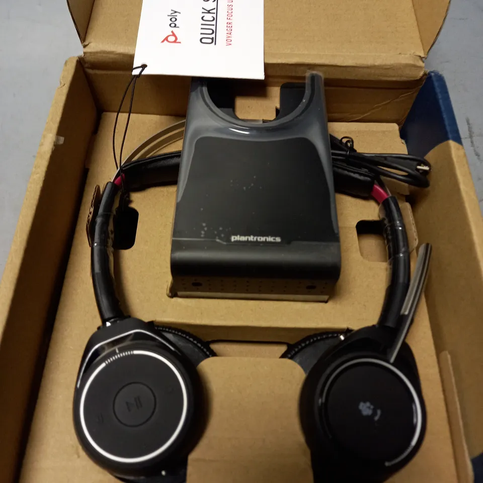 BOXED POLY VOYAGER FOCUS UC