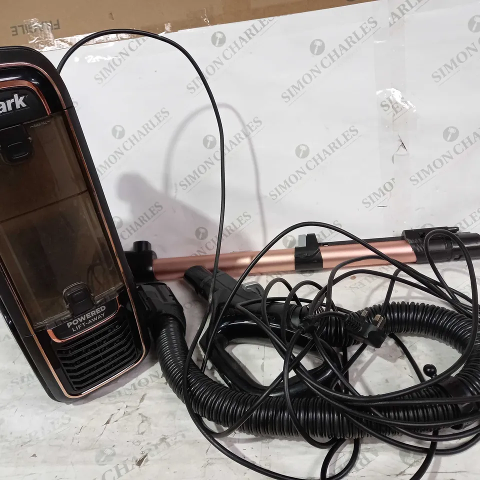 SHARK DUO CLEAN POWERED LIFT AWAY CORDED VACUUM AZ950UKT