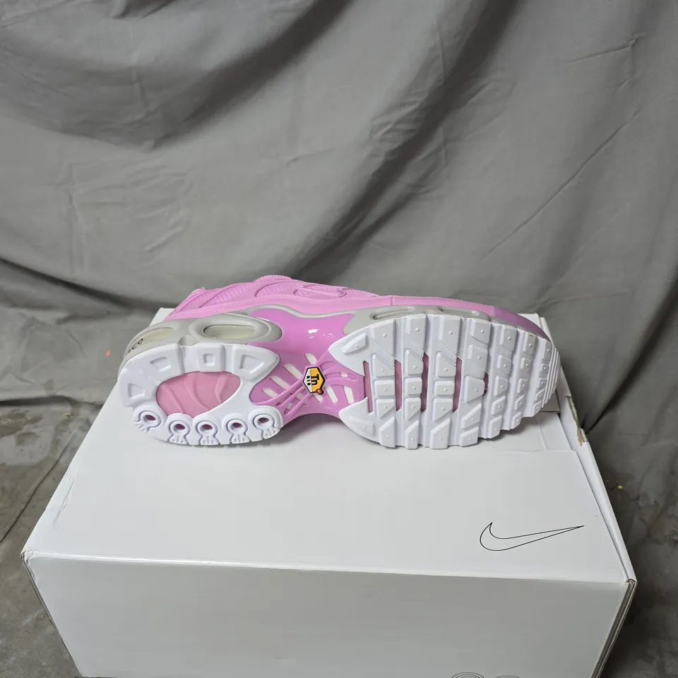 NIKE BY YOU PINK SNEAKERS – WOMEN'S RUNNING SHOES SIZE 11 BOXED