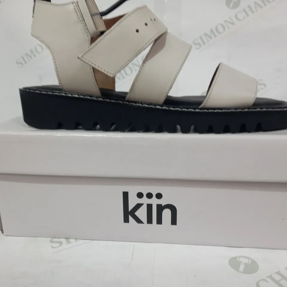 BOXED PAIR OF KIN BY JOHN LEWIS LAUREN OPEN TOE LOW WEDGE SANDALS IN WHITE EU SIZE 41